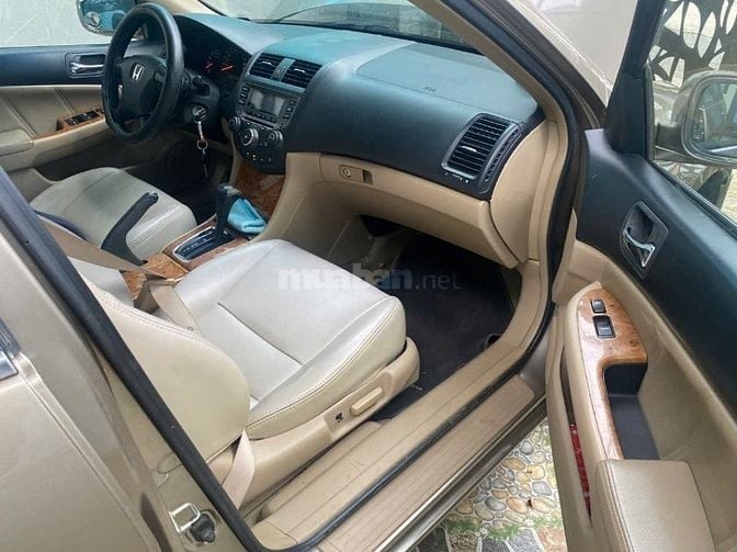 -Xe mới Sơn Spa nội ngoại thất như hình… -Đồng máy gầm Zin…