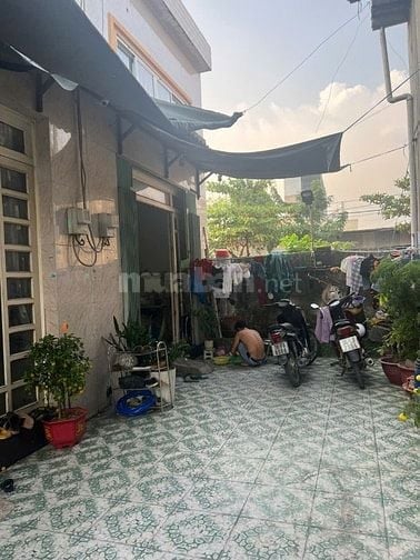 Bán Cặp nhà ngang 8m đang cho thuê 10tr/tháng 