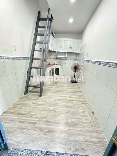 Bán nhà Quan 6 Nhinh 1 T HẬU GIANG Q6 -  Nhà Đúc 3 Tầng + Lửng: 3 PN,