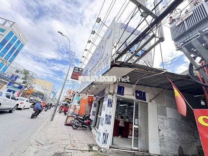 Nhà mặt tiền 78m2, 2 phòng ngủ, đường Nguyễn Xí, Bình Thạnh