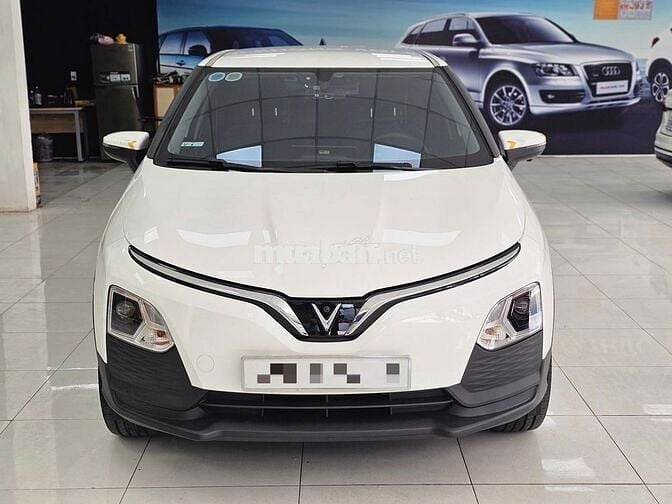 Ô tô điện Vinfast VF5 Plus màu trắng