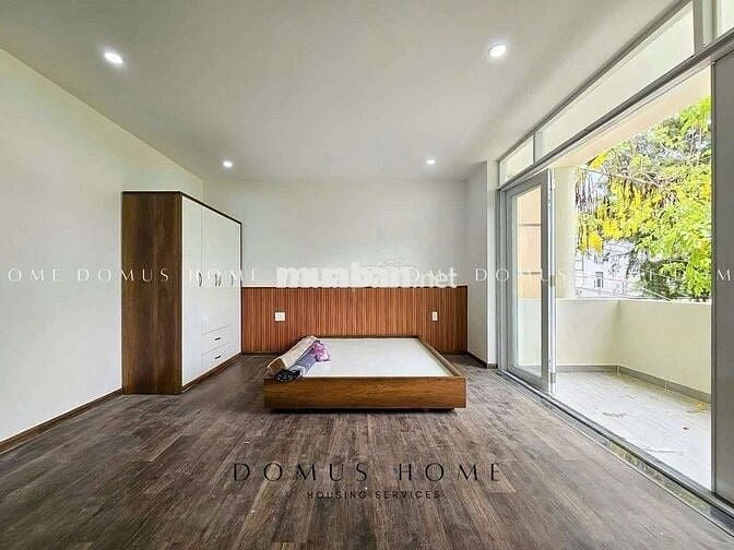 Studio ban công gần cầu kênh Tẻ - Full nội thất