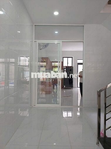 CHO THUÊ NHÀ MỚI ĐẸP KHU CAO LỖ SÁT PHẠM HÙNG Q8. 5X15M. CÓ MÁY LẠNH.