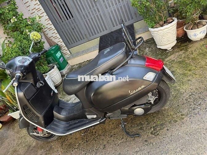 Bán xe Piaggio Vespa GTS 125 Super đen nhám