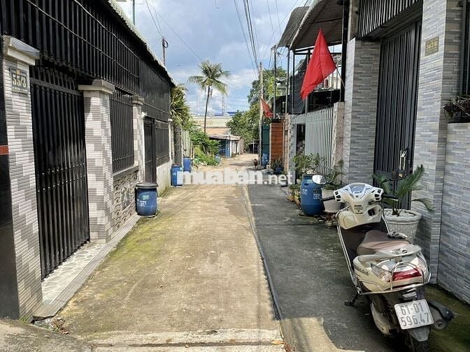 Bán nhà tại Dĩ An, Bình Dương, 2,55 tỷ, 64m2, sổ hồng riêng, 3PN, 2WC