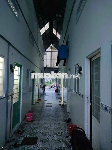 Bán dãy trọ 5 phòngcòn mới, đang kinh doanh  liền kề KCN Long Hậu.