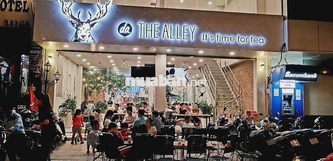 Cho thuê mặt bằng đẹp trống suốt Hoàng Diệu Q4 9x24m khu ngân hàng