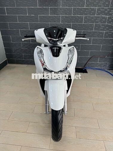 Honda SH150 abs 2025 Trắng Siêu Mới Bs Sài Gòn