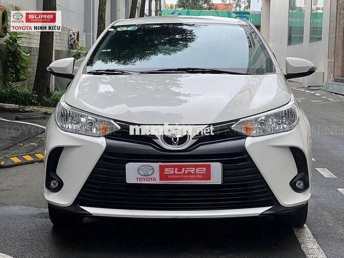 Toyota Vios 1.5E MT 2023 màu trắng số sàn