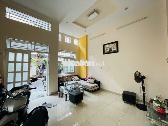 BÁN GẤP NHÀ 3 TẦNG 62m2: 4PN, HẺM 4m ĐƯỜNG 11, GẦN ĐH QUỐC GIA