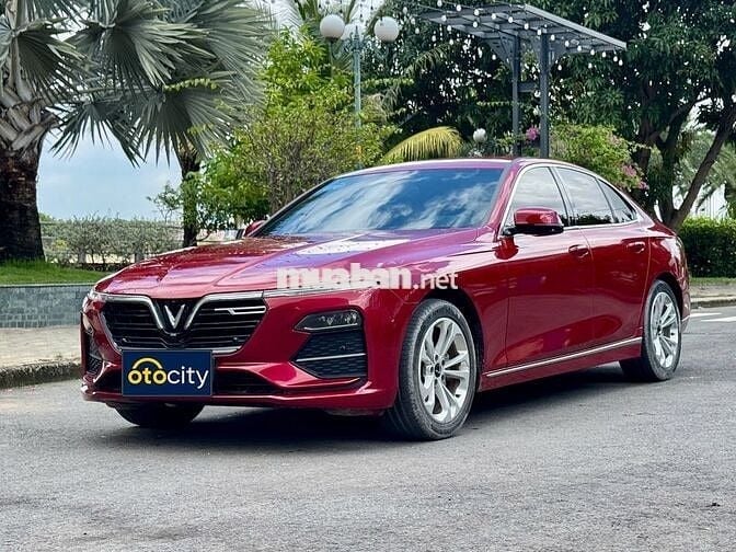 VinFast Lux A Plus 2022 - Màu đỏ - 2vkm