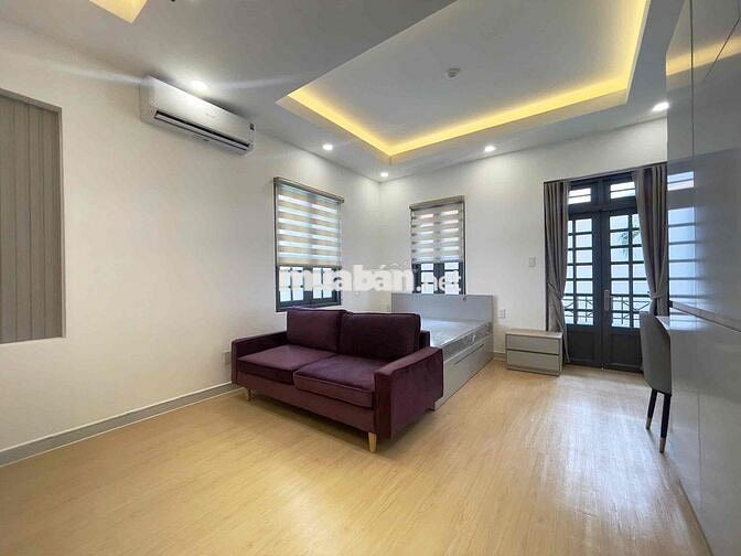 Cho Thuê Căn 1PN LỚN Ban Công Đón Gió Full Nội Thất_Thang Máy Ở Ngay