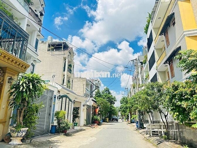 Đất Hiện Hữu-Khu Đồg Bộ-Nhiều Nhà Cao Tầg-Đườg Xe Tải-Lê Văn Chí-7 tỷ5