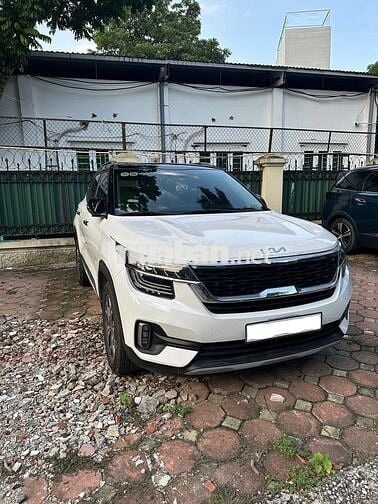 Kia Seltos 2023 Premium 1.4 AT - 15000 km