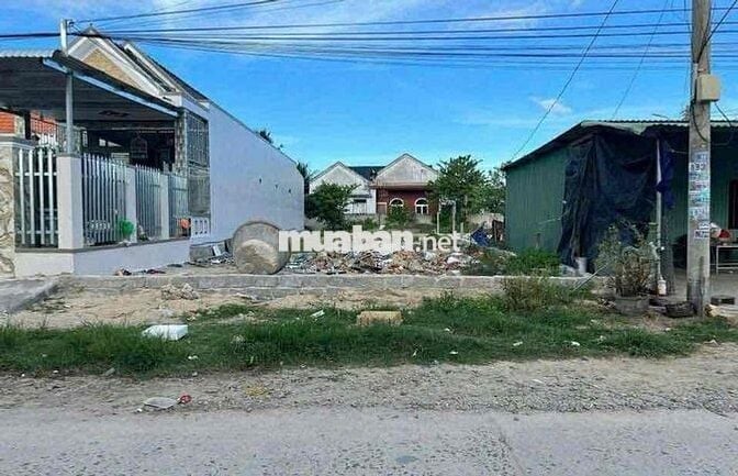 Em cần bán gấp miếng đất thổ cư 301m2 giá chỉ 550tr Có SHR