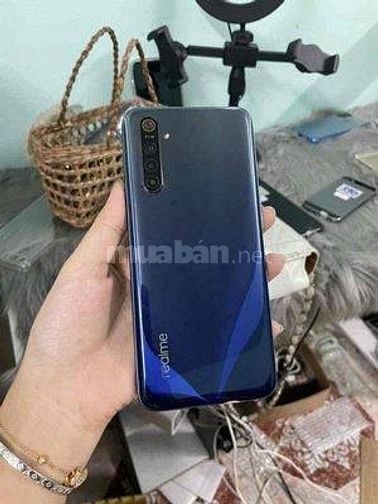 realme6 4/128 GB dư dùng nên pass