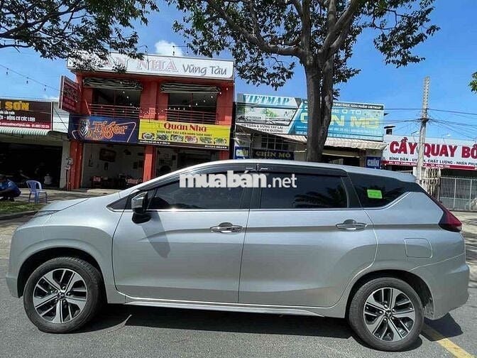 Chính chủ cần bán gấp Xpander AT 2019, màu bạc.