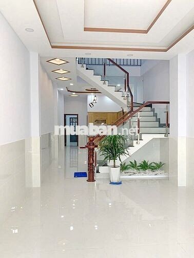 Cho thuê nhà mặt tiền đường số 3pn , 4x21 quận 7