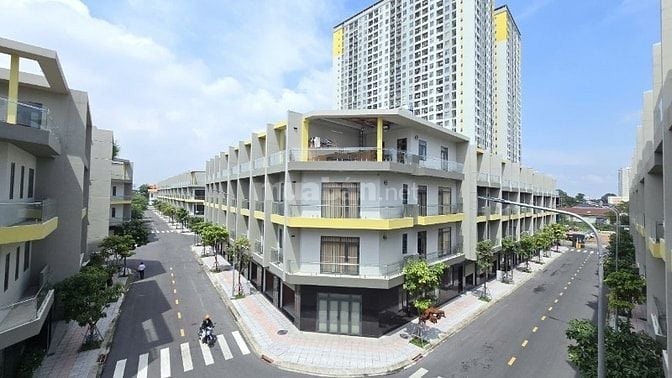 nhà phố dt sử dụng 211m2, 4 tầng, 5 phòng ngủ, 5 nhà vệ sinh