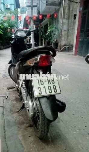 Xe đang đi muốn bán 7tr,xe ngon bốc