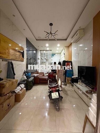 HXH Nghĩa Hoà p6 Tân Bình, 3.7x11m, 2 tầng, 2pn 2wc, full nội thất, 3