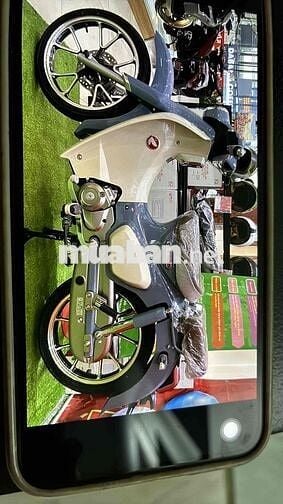 xe mới mua được 4 ngày, mới 99%, đang chờ ra giấy