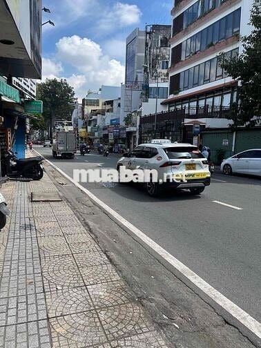 nhà hẻm .đường Trần Phú quan 5 gần cho an đông la za