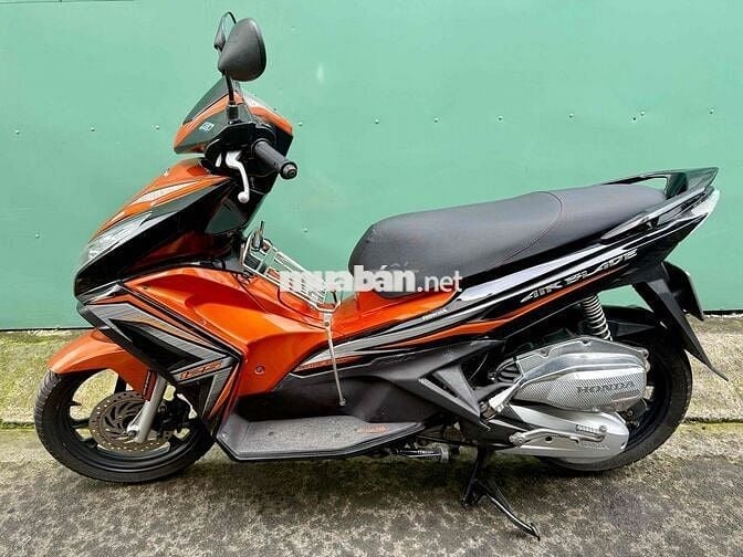 honda air blade 125 đen cam chính chủ