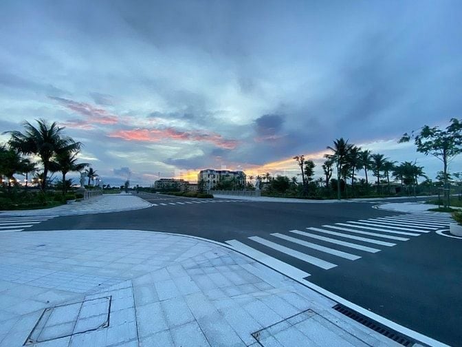 ĐẤT NỀN MẶT TIỀN ĐƯỜNG DT 818, LONG AN, SỔ HỒNG, CÔNG CHỨNG NGAY