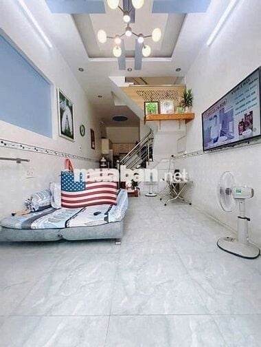 Nhà trệt 2 lầu. Có 4Pn. Tại Phước Kiển. Gần BV Nhà Bè. Sh cầm tay