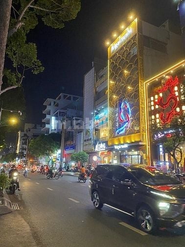 Cho thuê 1300m2,17x70m,4 tầng,mặt tiền cô giang,Q1_800 tr/ tháng 