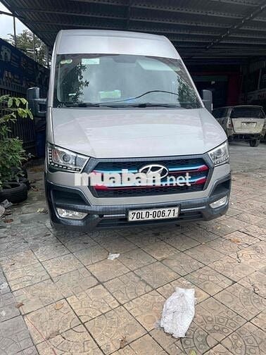 bán xe Huynhdai Solati 2017 xe chỉ chở nhan viên