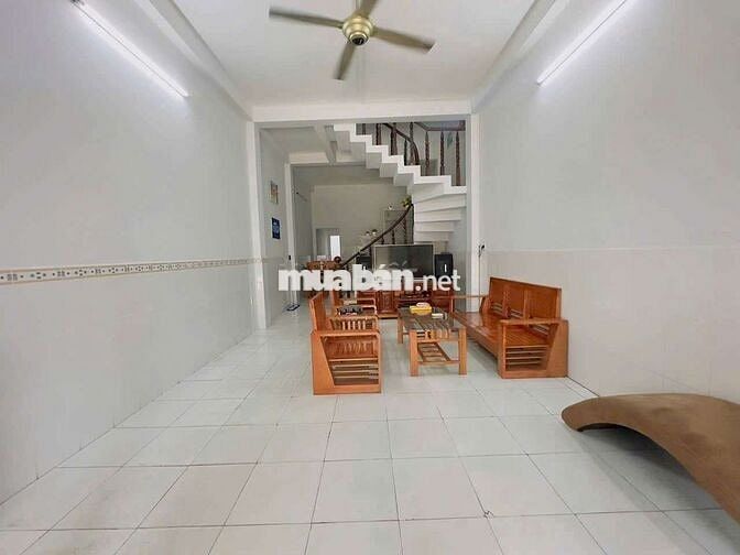 Nhà nguyên căn có nội thất xịn xò DT 4❌17+1 Lầu 2pn2wc hẻm 7m thông