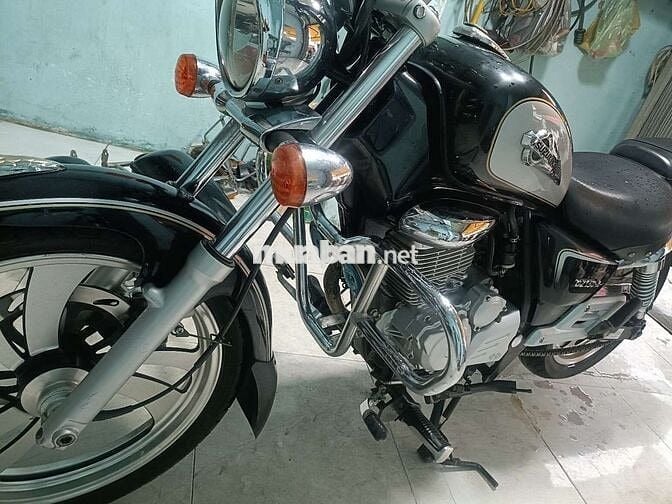 Xe máy Suzuki GZ 150 màu đen mới