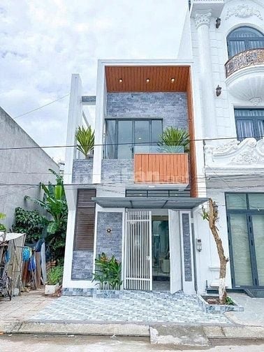 Thanh lý nhà hẻm 1/ gần KCN Cầu Tràm giá 850tr.