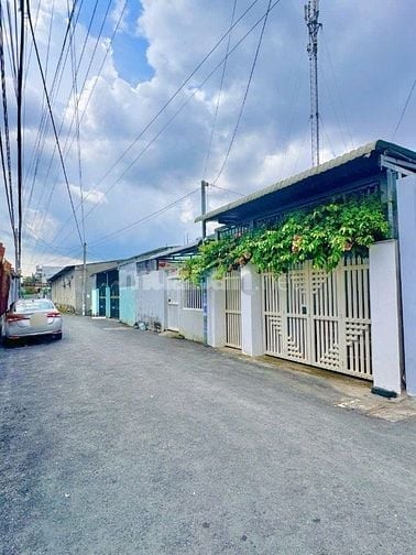 Ngộp bán gấp nhà Hồ Văn Tắng, Tân Phú Trung, Củ Chi, 140m2, 790 Triệu