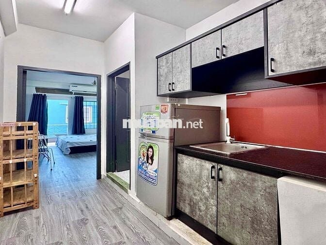 Căn hộ chính chủ full nội thất tách bếp có ban công lớn khu bùi viện