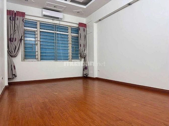 Cho thuê nhà ngõ 5 Hoàng Quốc Việt - 40m2x5 tầng, 4PN