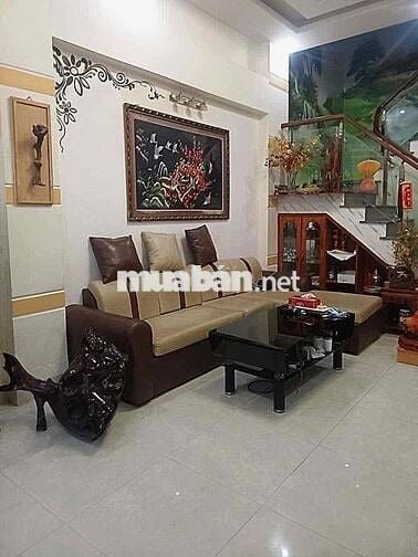 nhà 2 tầng kiệt trưng nữ vương nhà xây kiên cố .