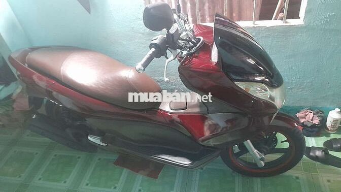 Xe máy Honda PCX 2011 màu đỏ đã sử dụng
