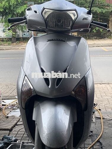 Xe máy Honda Lead màu bạc