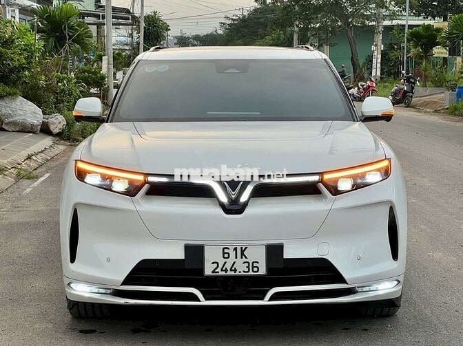 Vf9 mua pin  2023 Plus - 73000 km