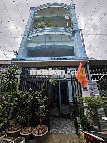 hang ngộp 2ty5 nhà 2 lầu gần Nguyễn thị Tú