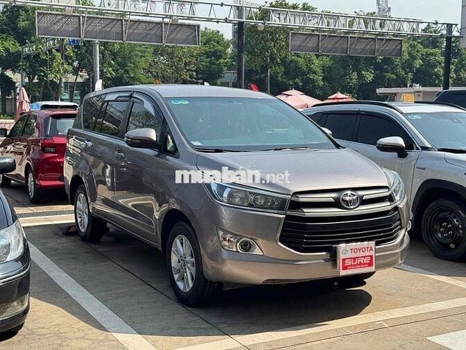 Toyota Innova 2017 2.0G - 110000 km
