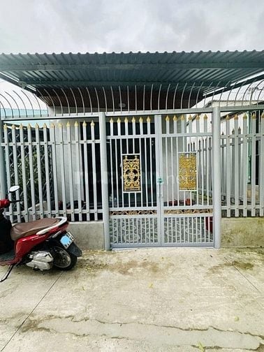 Bán nhà gần chợ Việt Kiều, Tân Thông Hội, Củ chi, 100m2, 730 triệu,SHR