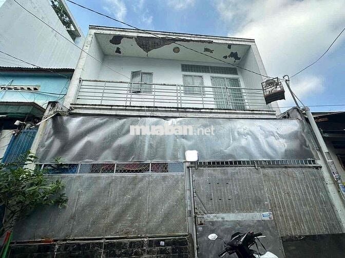 Nhà Hẻm Xe Hơi thông. 6.5 dài 6. trệt lầu. chỉ 4.25t