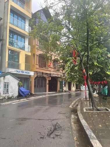 Nhà mặt phố Yên Hoa, Tây Hồ, 32m2, lô góc, kinh doanh, hiếm, 28.8 tỷ