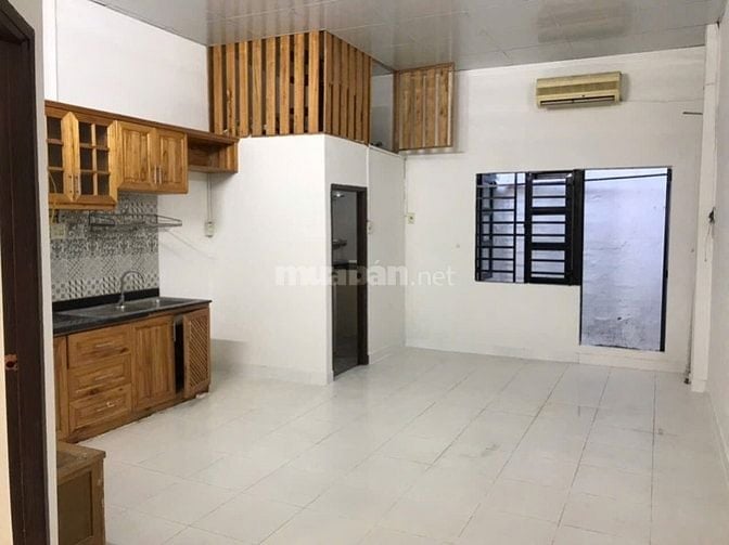 Bán gấp nhà hẻm 1283 Huỳnh Tấn Phát, Q.7, DT: 4,3 x 10m, sổ hồng riêng