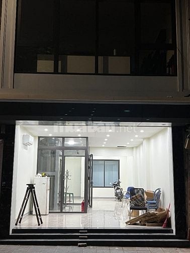 Chính chủ cho thuê CH T1 mặt phố Trần Đại Nghĩa, 18tr, 60m2 mt4.6m