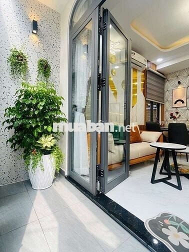 40m2 Lê Quang Định, 2 tầng, sổ đẹp, tặng nội thất.